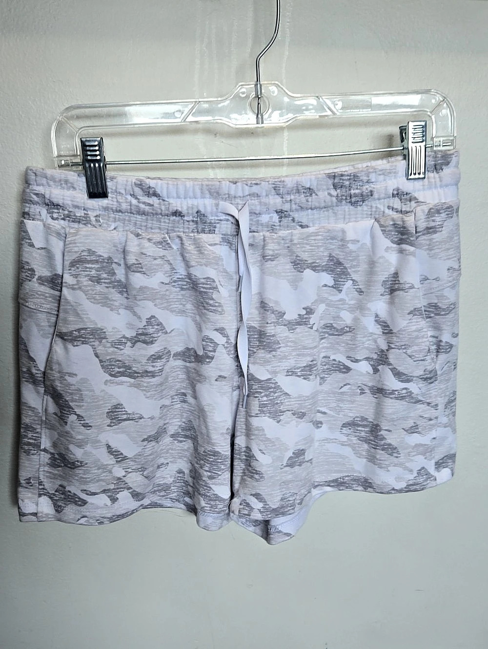 LGBX Tear Away Camo Athletic Shorts in White & Gray Size Medium Like New